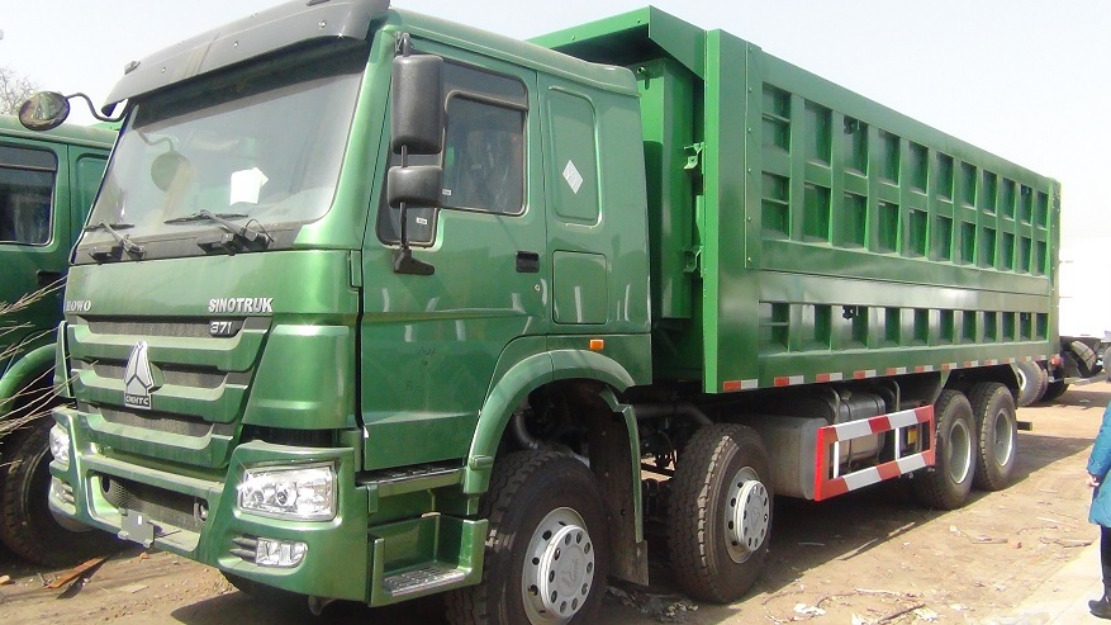 Trung Quốc tặng hơn 200 xe tải quân sự giúp Campuchia củng cố an ninh quốc  phòng